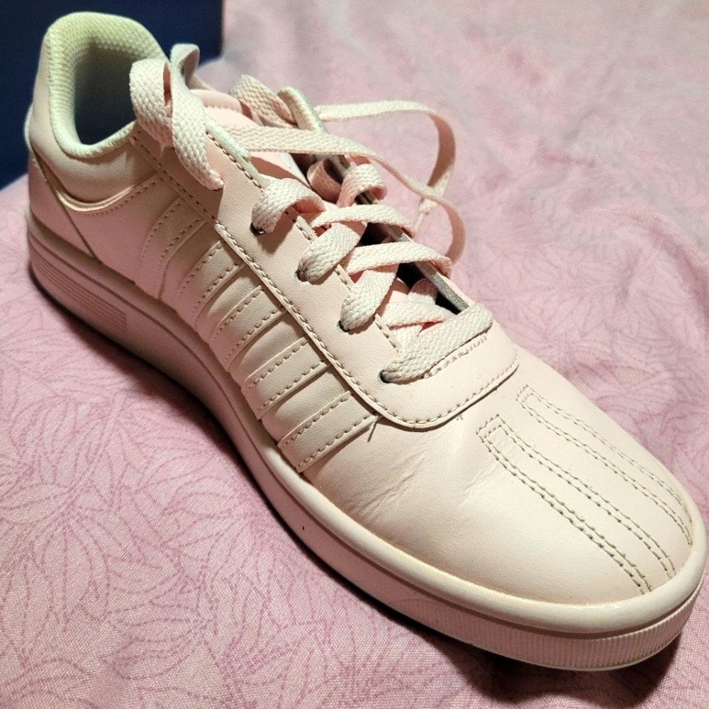 K-Swiss size 8